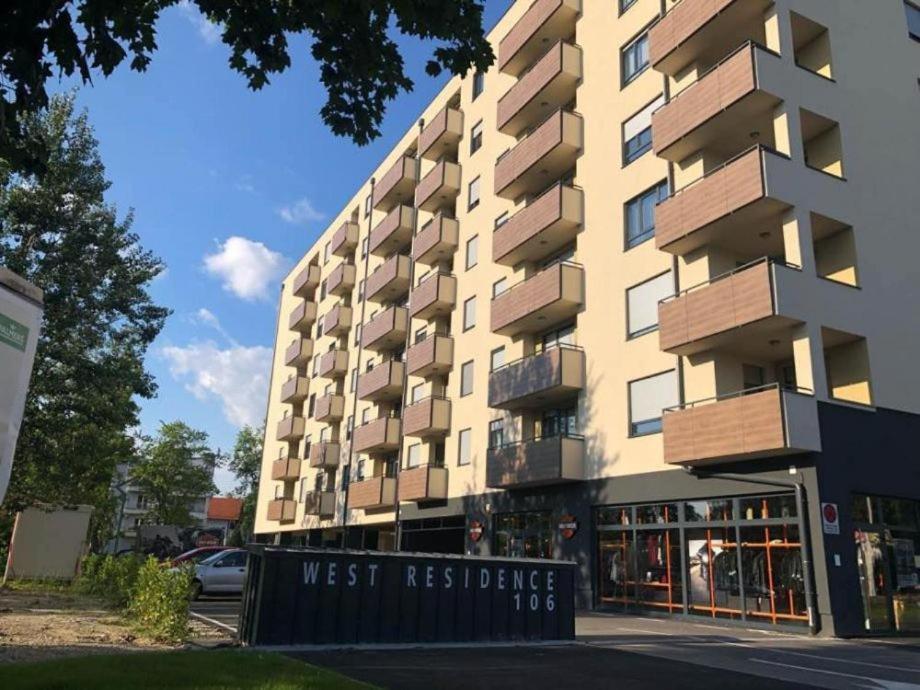 Studio Apartman Krila Wings- Parking In Garage Zagreb Eksteriør billede